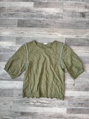 Kindred Green Eyelet Short Sleeve Blouse Size Large Scallop Hem L17